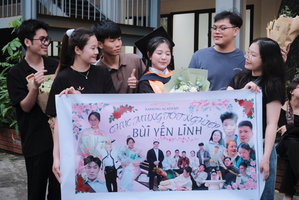 Banner tốt nghiệp siêu đáng yêu