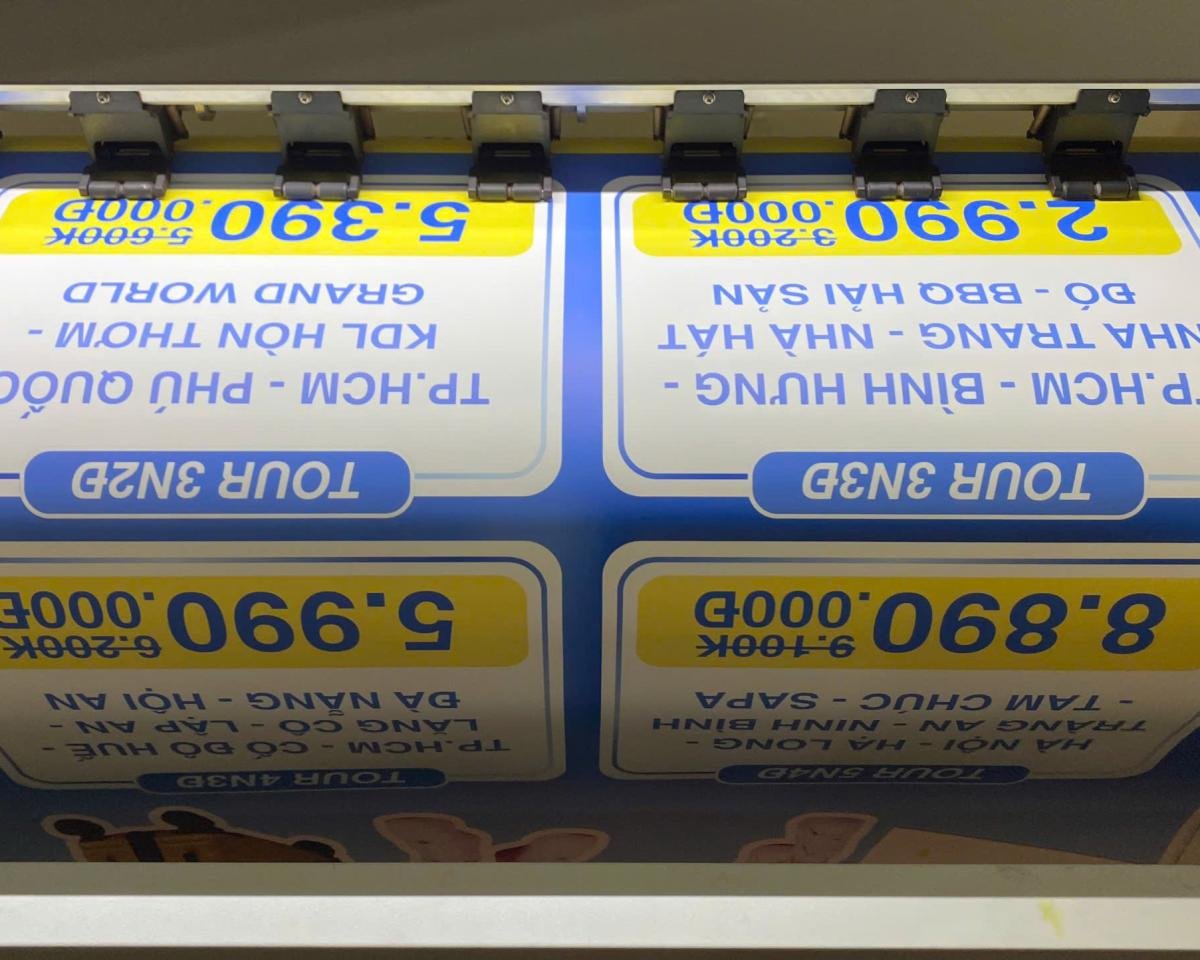 Mẫu in standee kỹ thuật số tại xưởng