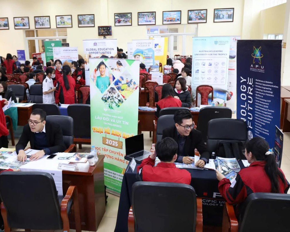 standee du học tại sự kiện