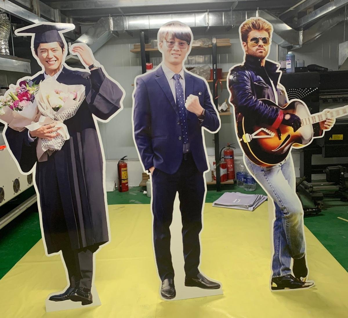 standee hình người siêu đẹp