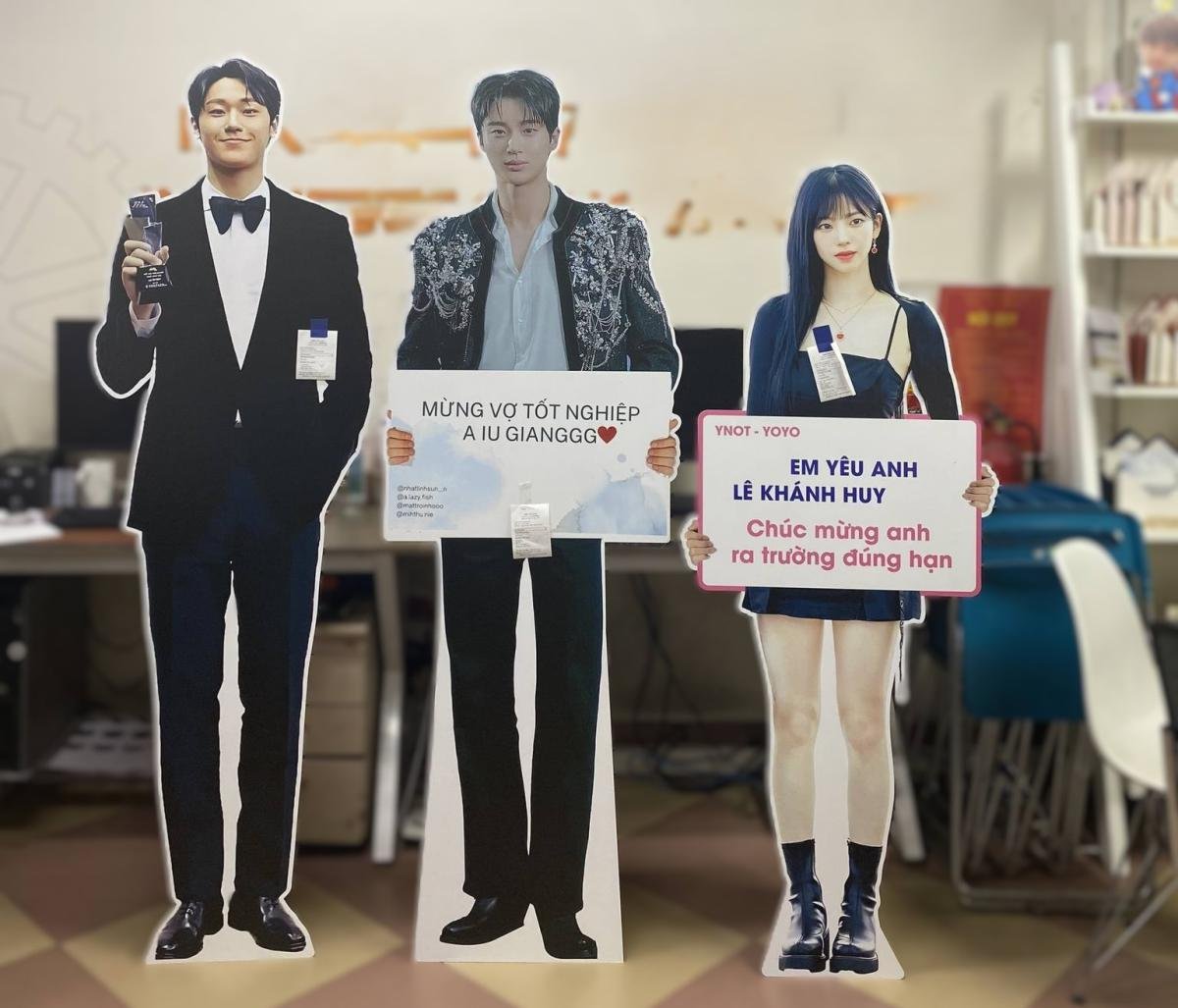 standee hình người sự kiện