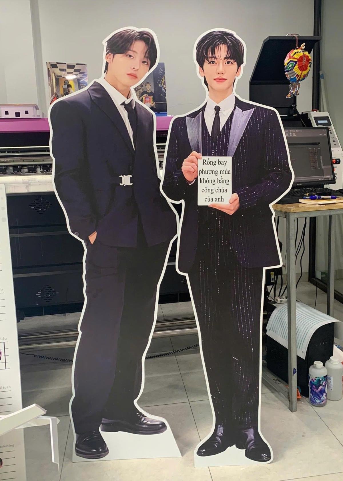 standee mô hình người diễn viên hàn quốc