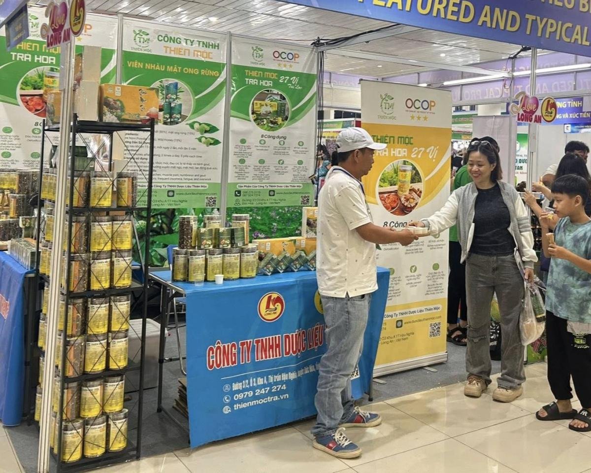 standee tại sự kiện hội chợ